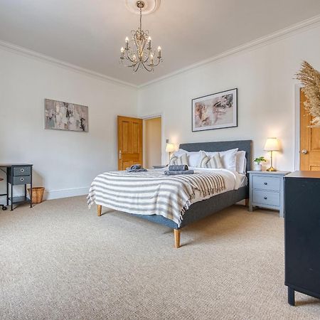 2 Bed Stunning Chic Modern Spacious Apt, Ocean Village, Southampton - Plenty Of Parking - By Blue Puffin Stays Exterior foto