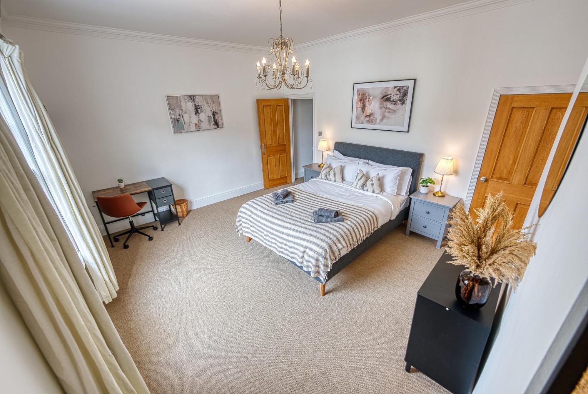 2 Bed Stunning Chic Modern Spacious Apt, Ocean Village, Southampton - Plenty Of Parking - By Blue Puffin Stays Exterior foto