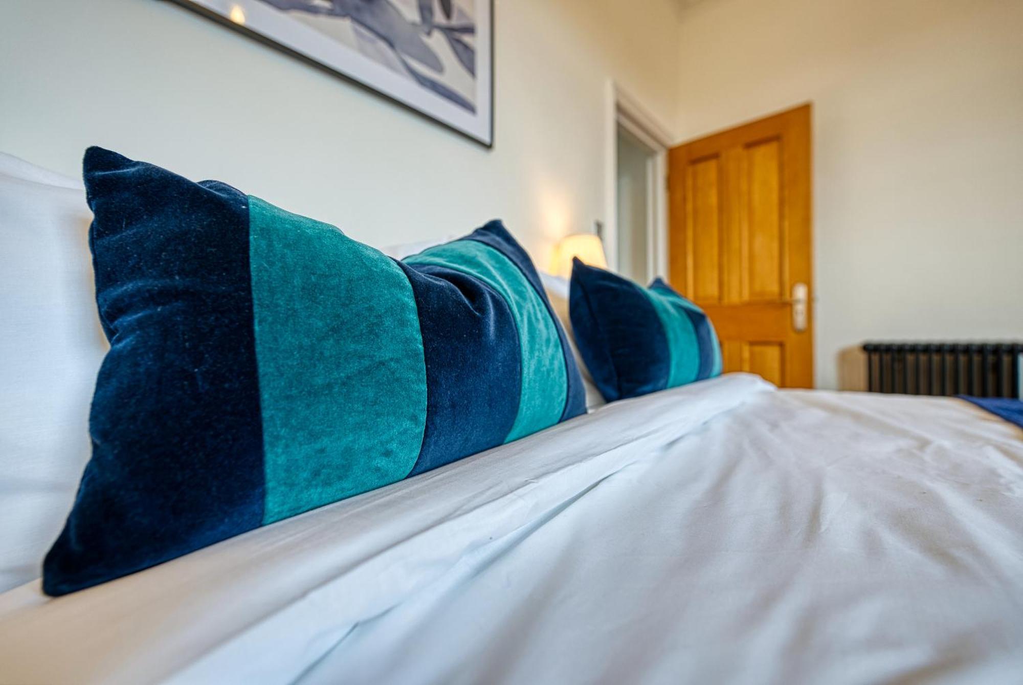 2 Bed Stunning Chic Modern Spacious Apt, Ocean Village, Southampton - Plenty Of Parking - By Blue Puffin Stays Exterior foto
